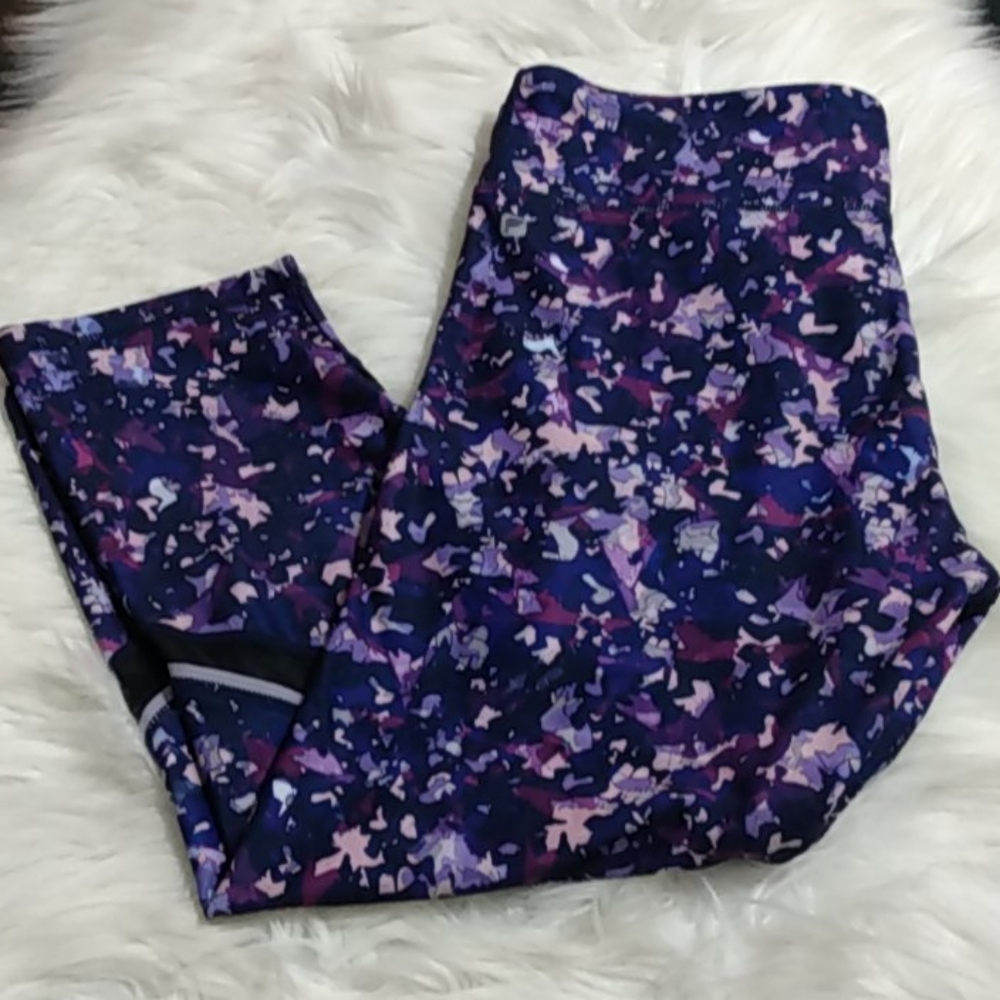 Fabletics purple design cropped leggings